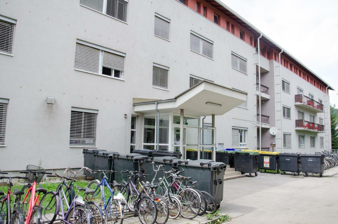 Hostel Rozna Dolina Ljubljana Eksteriør bilde