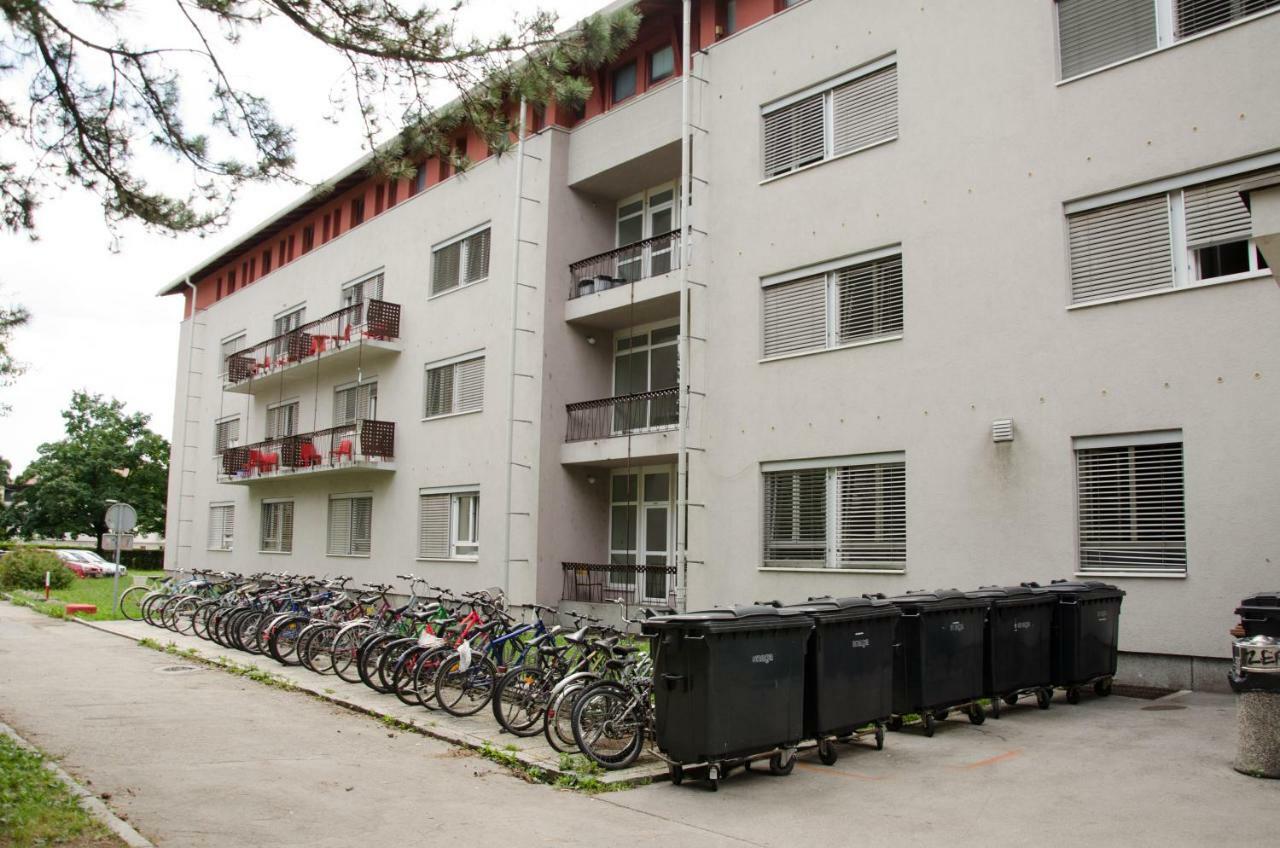 Hostel Rozna Dolina Ljubljana Eksteriør bilde