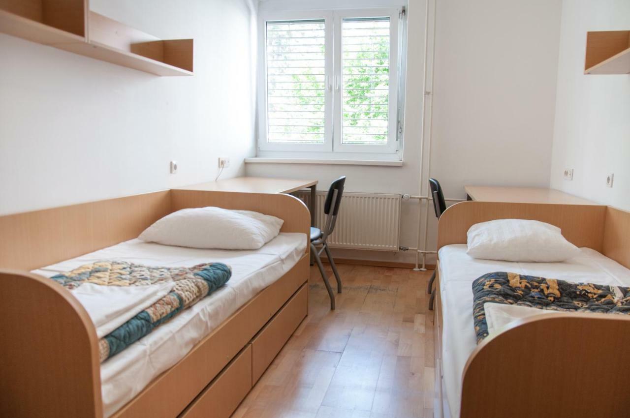 Hostel Rozna Dolina Ljubljana Rom bilde
