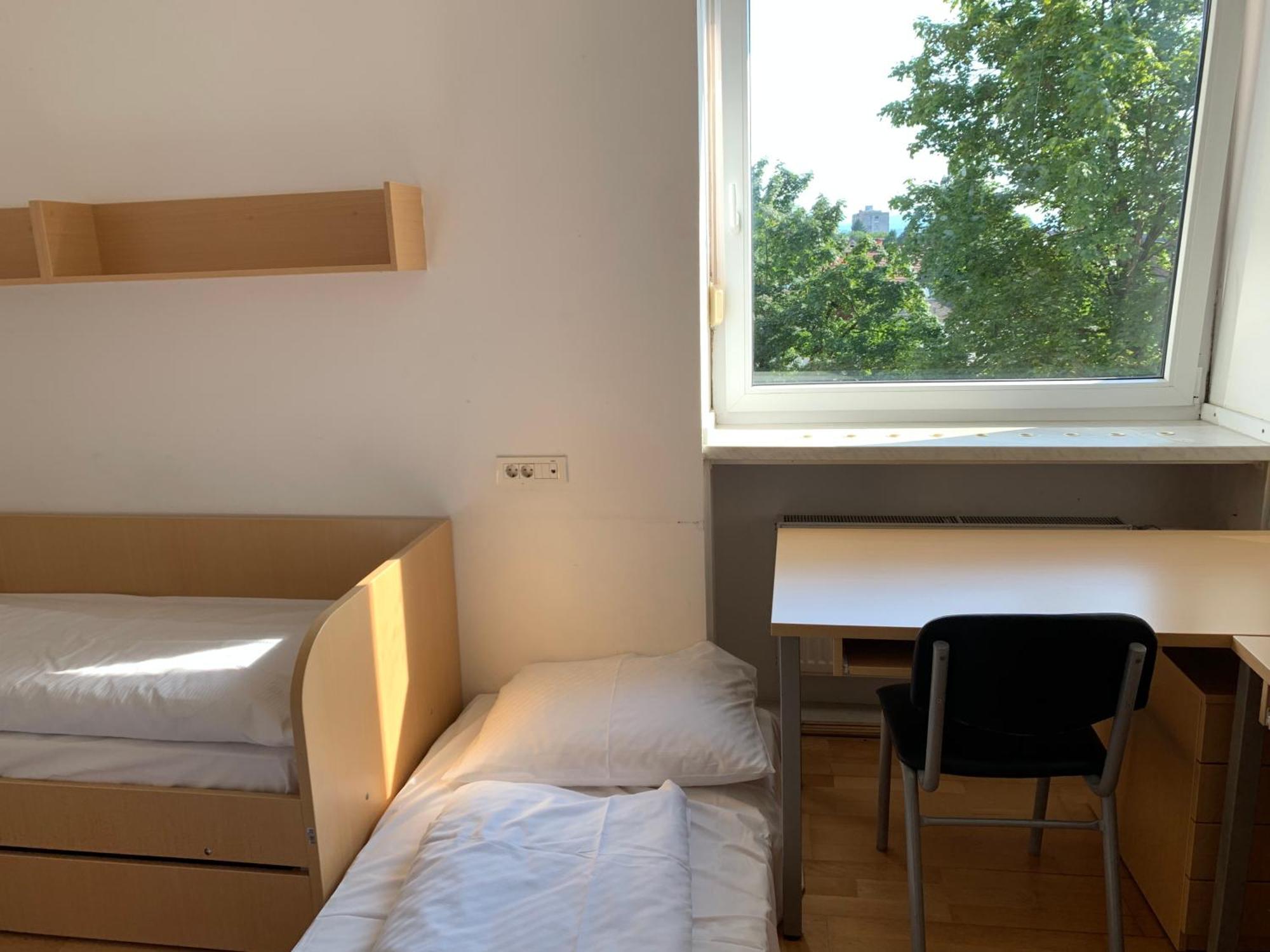 Hostel Rozna Dolina Ljubljana Eksteriør bilde